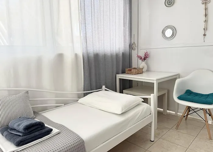 Olia Olga 法里拉基