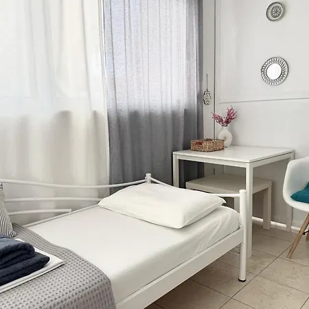 Olia Olga 法里拉基